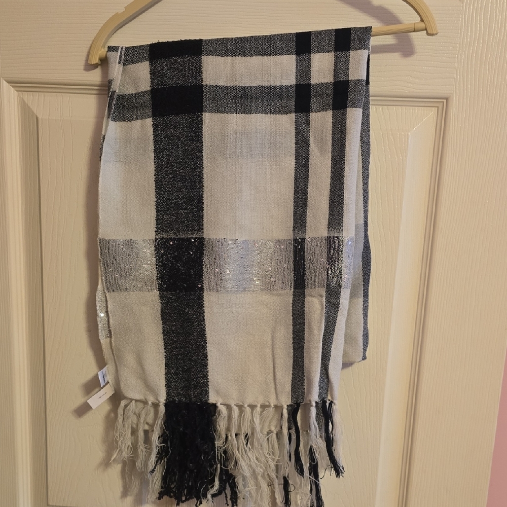 LOFT Monochrome‎ Plaid Scarf with Fringe